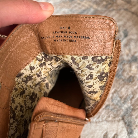 Great booties to transition into spring! ✨🌸 - Picture 6 of 8